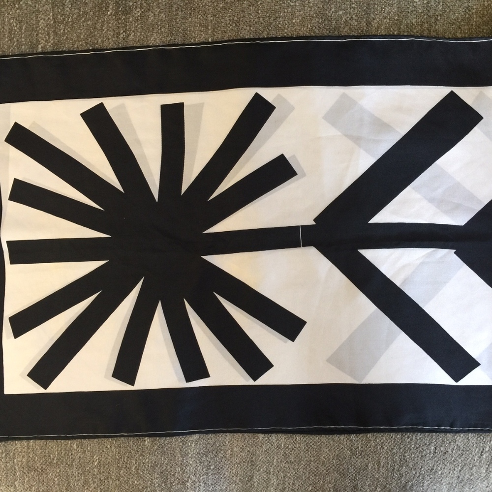 Vintage MOD VERA Log Rectagular Scarf  B & W